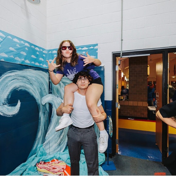 Meet your Posher, Shelby - Picture 2 of 2